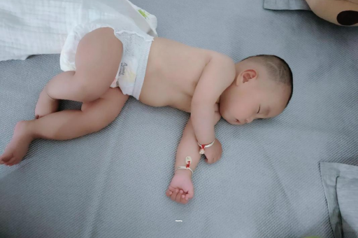 长宁宝宝老打喷嚏怎么办